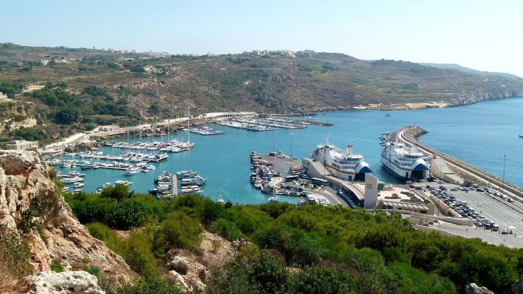 Fort Chambray Apartment Għajnsielem Rom bilde