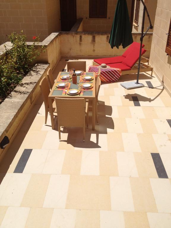 Fort Chambray Apartment Għajnsielem Rom bilde