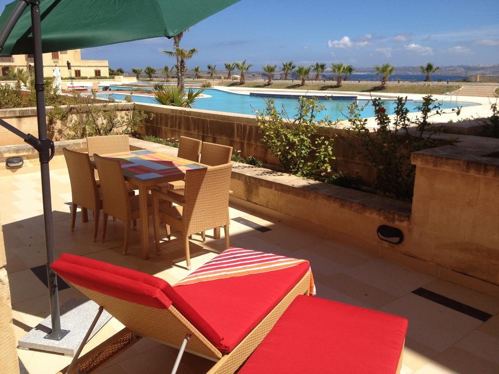 Fort Chambray Apartment Għajnsielem Rom bilde